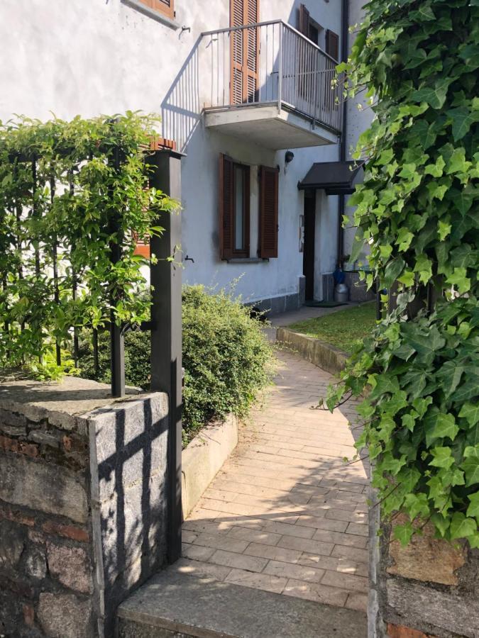 Appartement Casa Nonna Elide 2 à Besozzo Extérieur photo